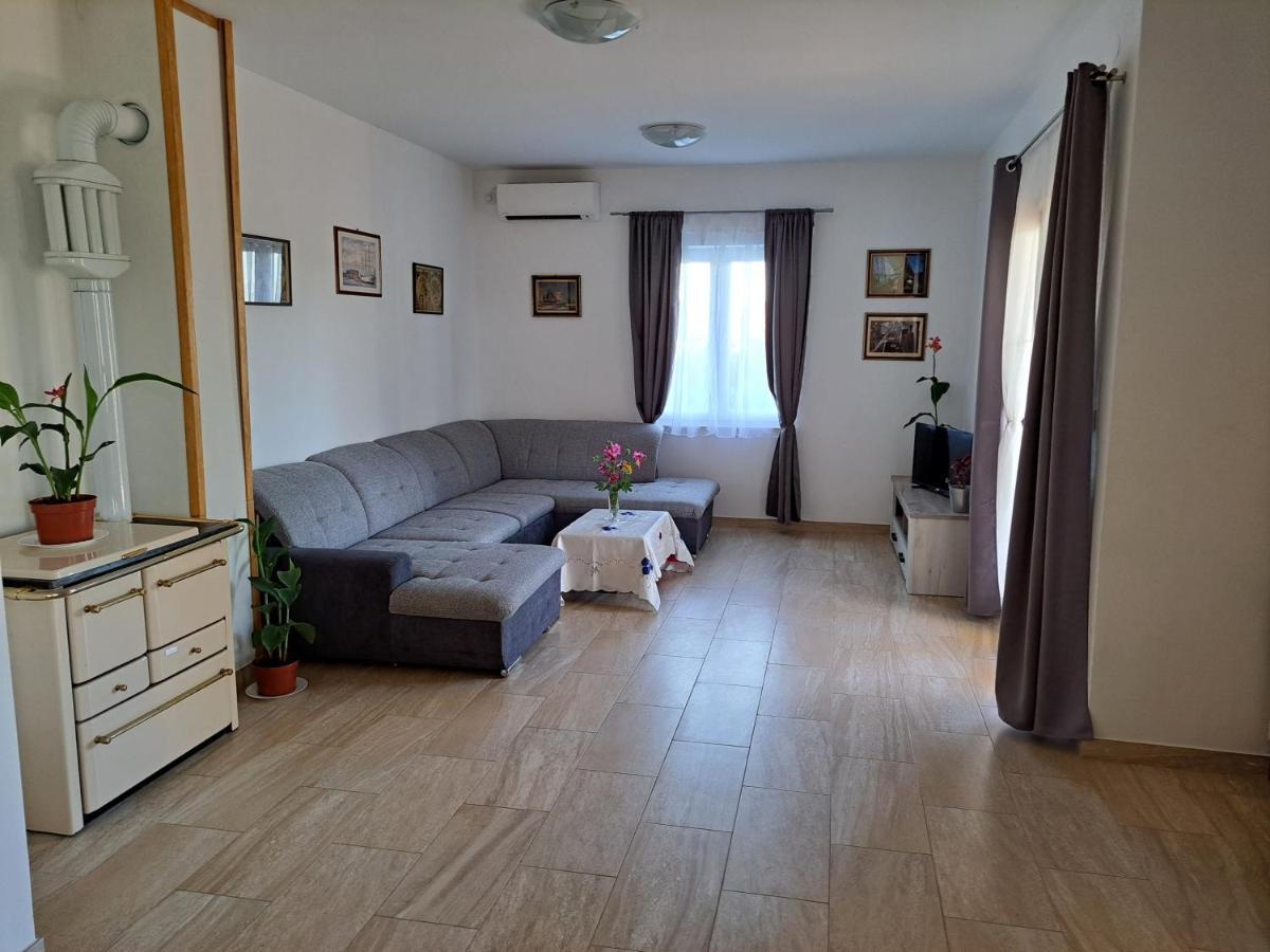 Apartments Marella Скрадин Екстер'єр фото